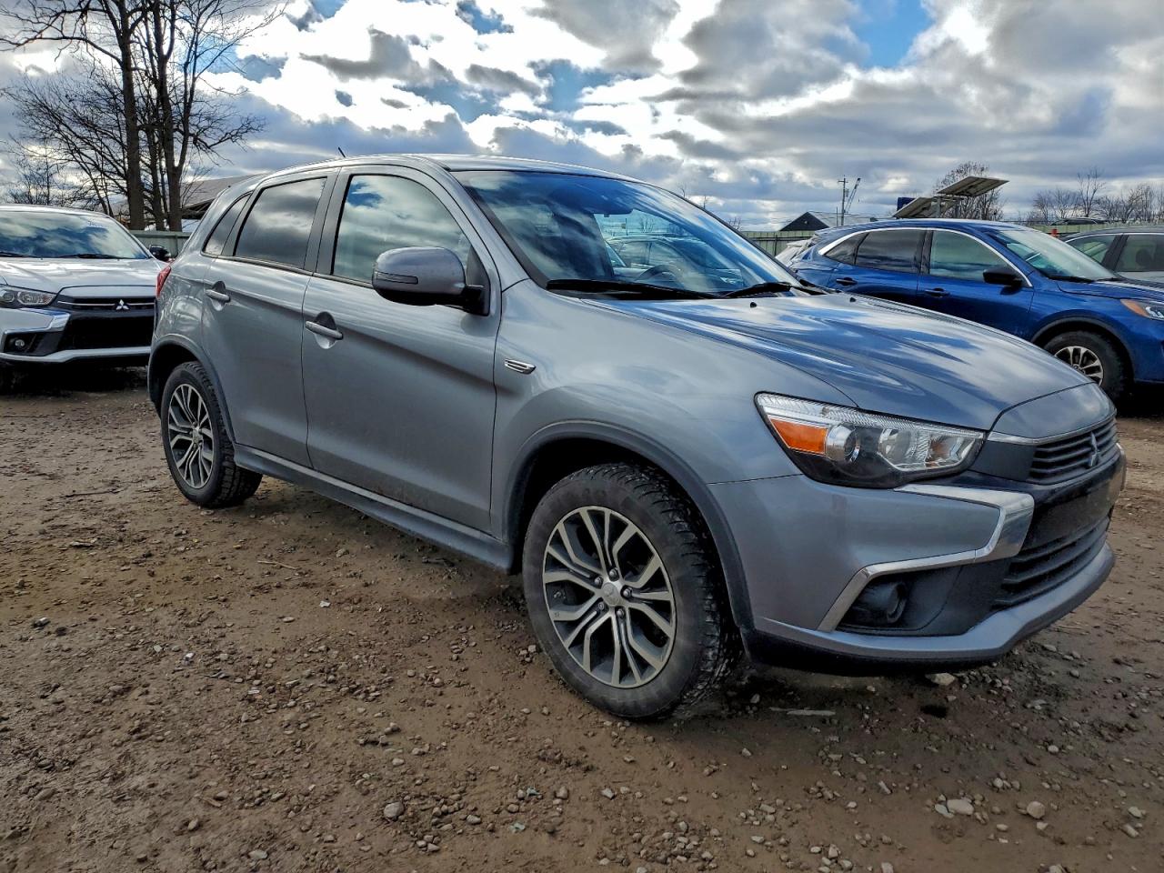 MITSUBISHI OUTLANDER ES