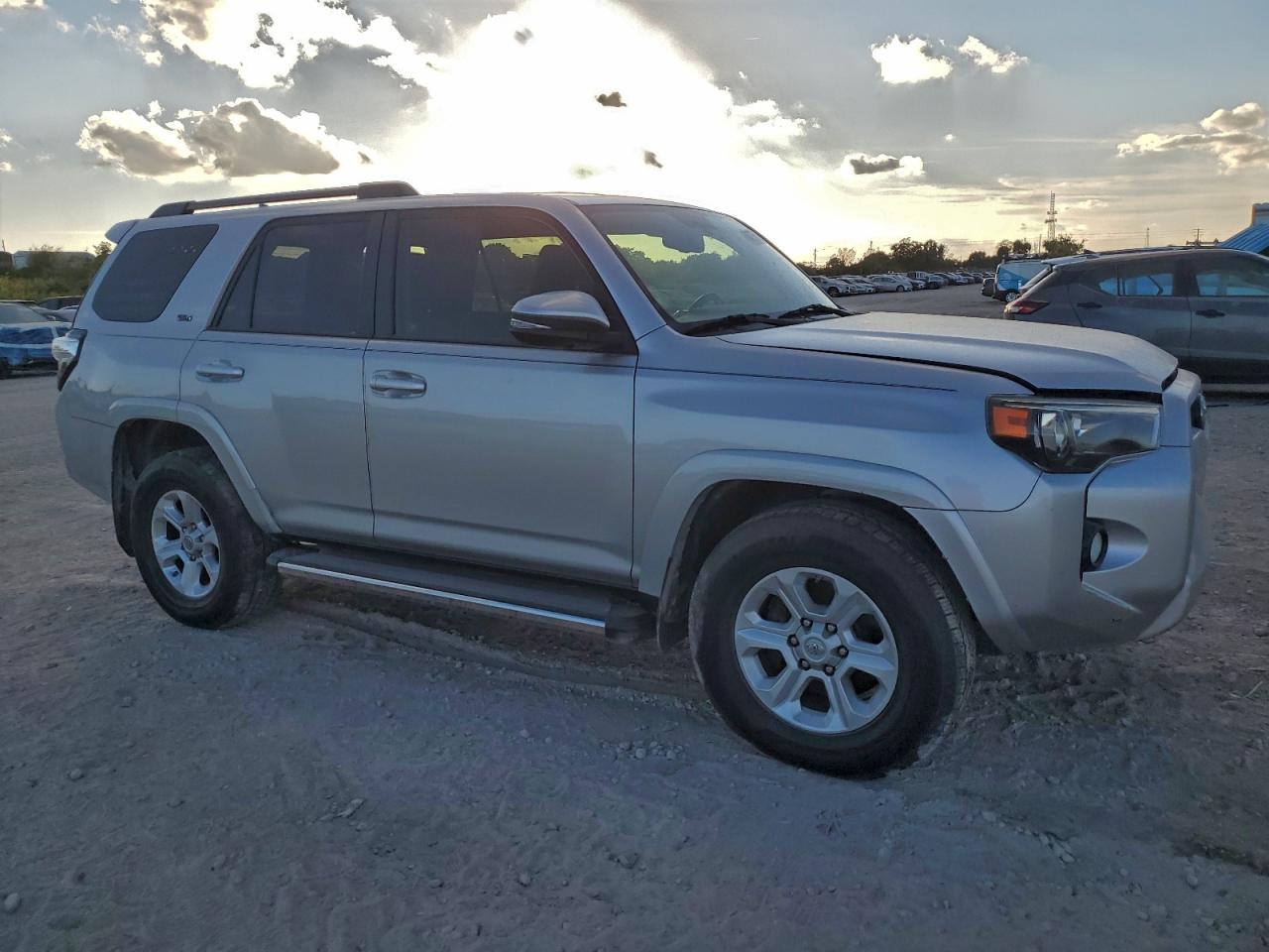 TOYOTA 4RUNNER SR5