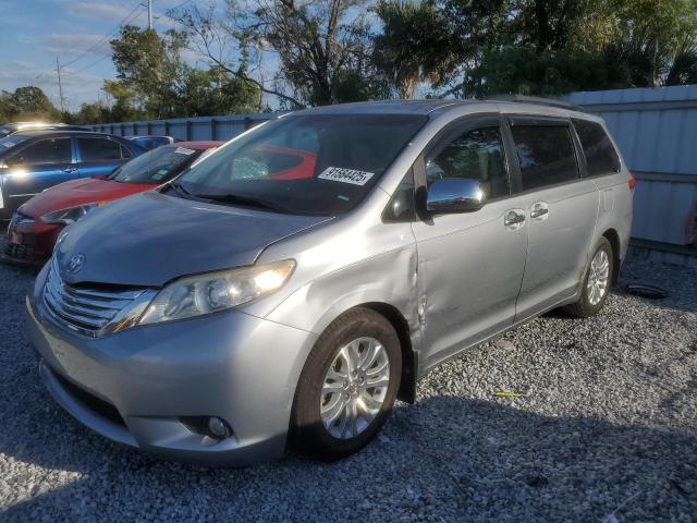 TOYOTA SIENNA XLE