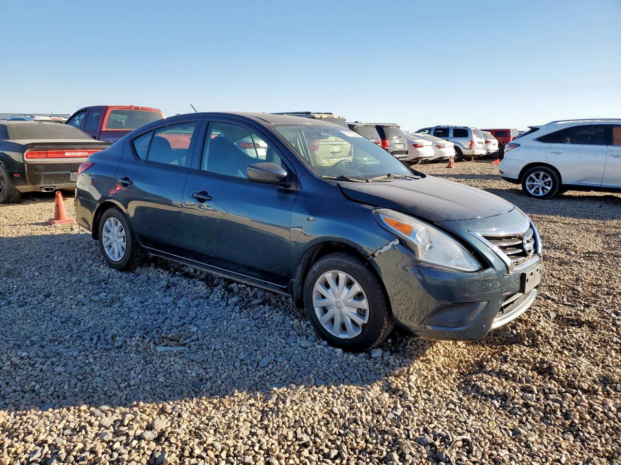 NISSAN VERSA S