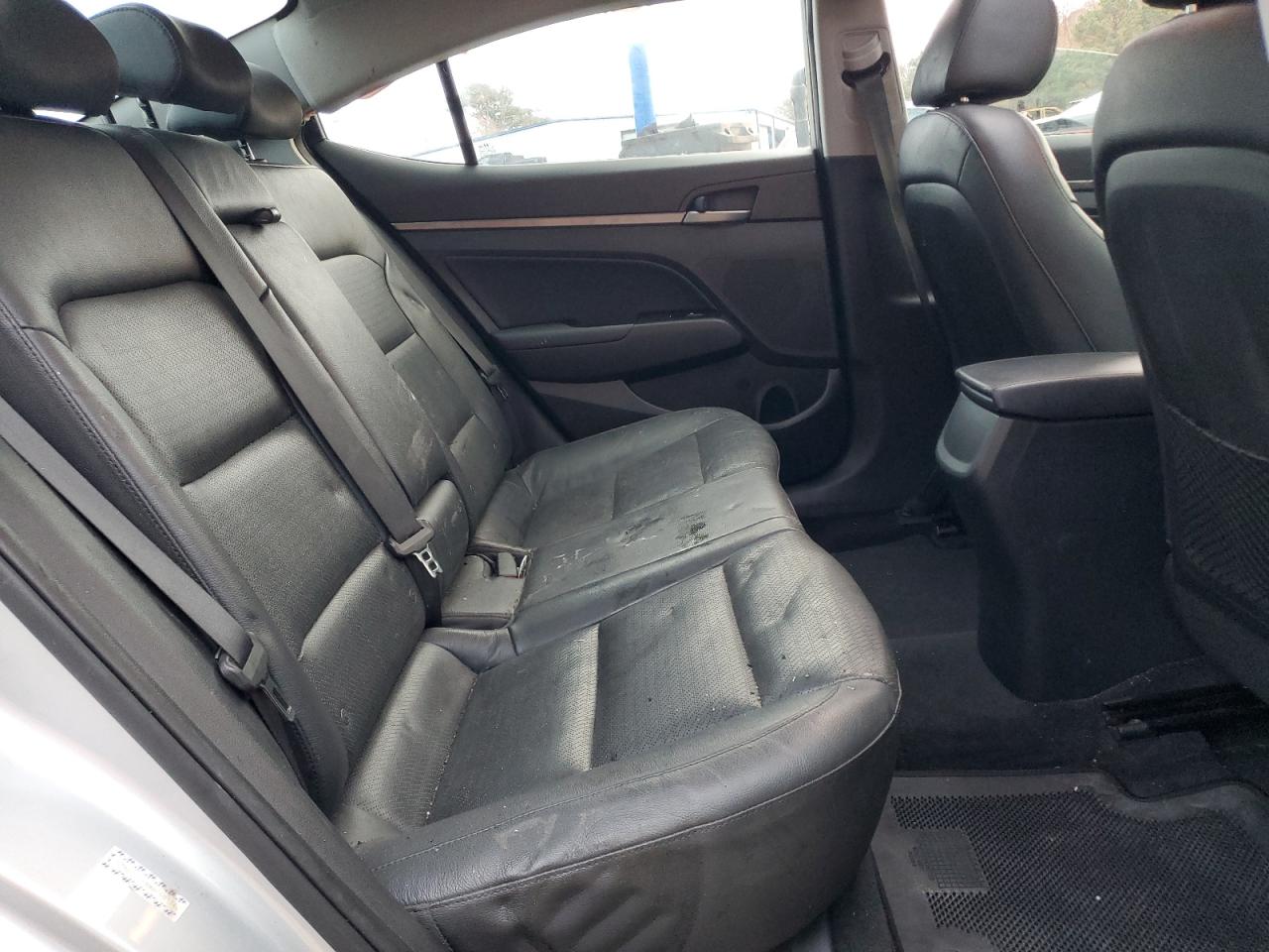 Lot #3301834419 2017 HYUNDAI ELANTRA SE