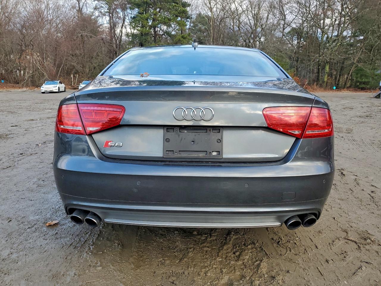 AUDI S8 QUATTRO