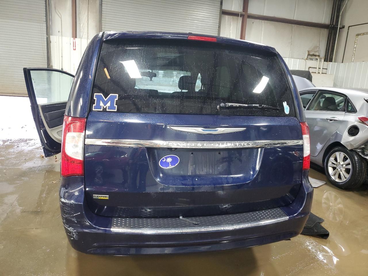 CHRYSLER TOWN & COUNTRY TOURING