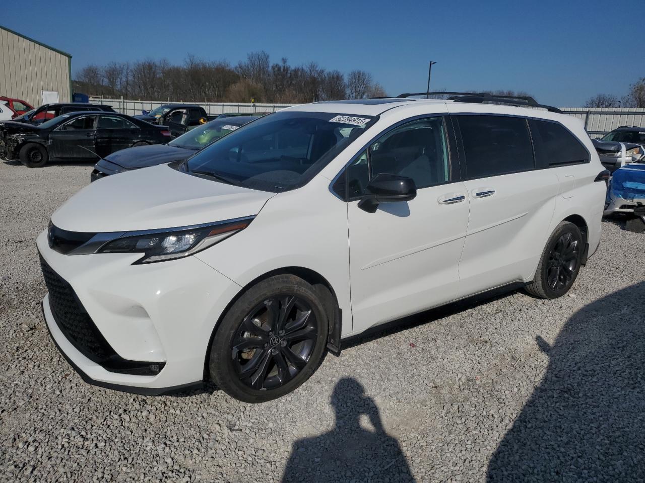 TOYOTA SIENNA XSE