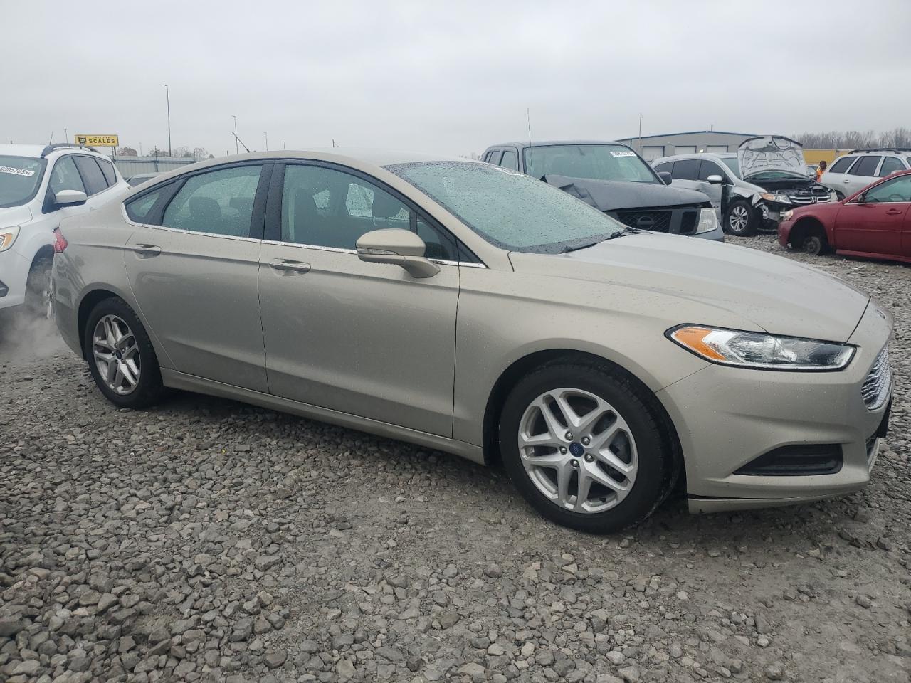 FORD FUSION SE