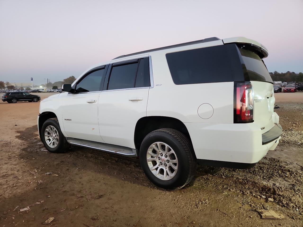 GMC YUKON SLT