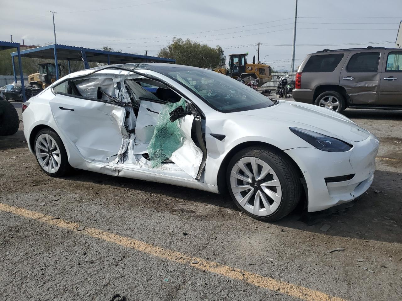 TESLA MODEL 3