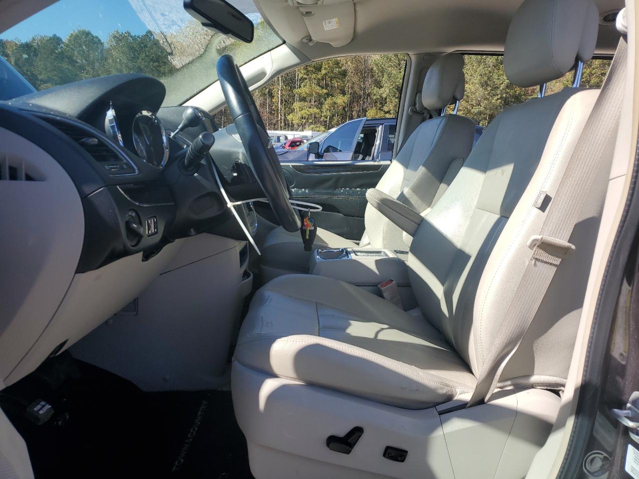 CHRYSLER TOWN & COUNTRY TOURING