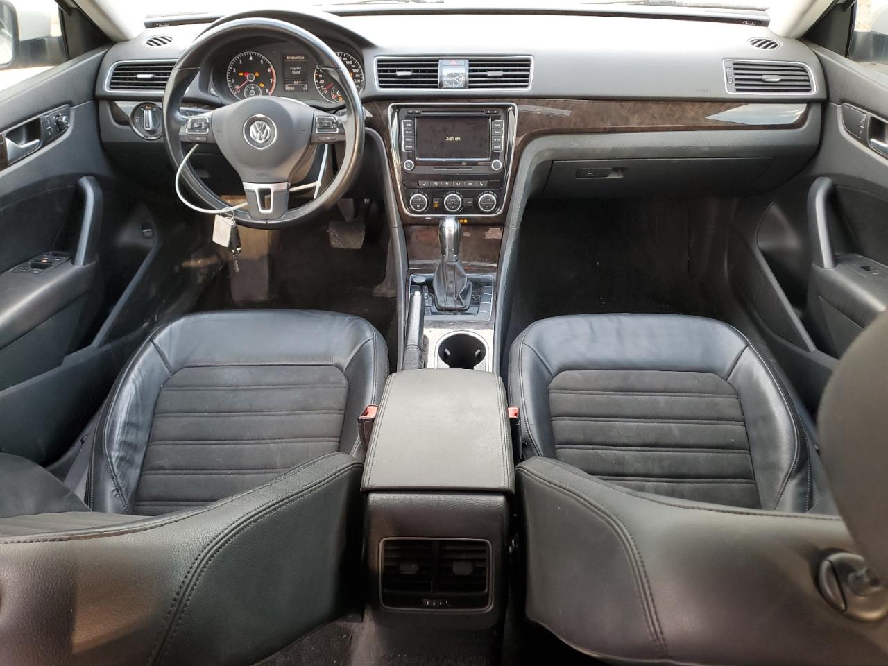 VOLKSWAGEN PASSAT SEL
