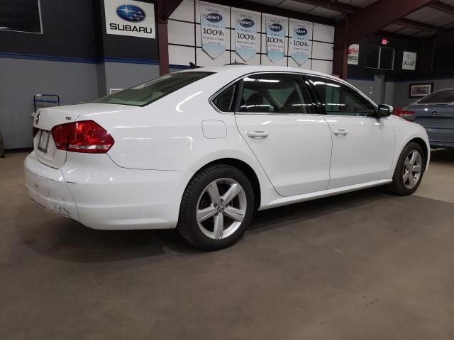 2015 VOLKSWAGEN PASSAT S - 1VWAT7A37FC088885