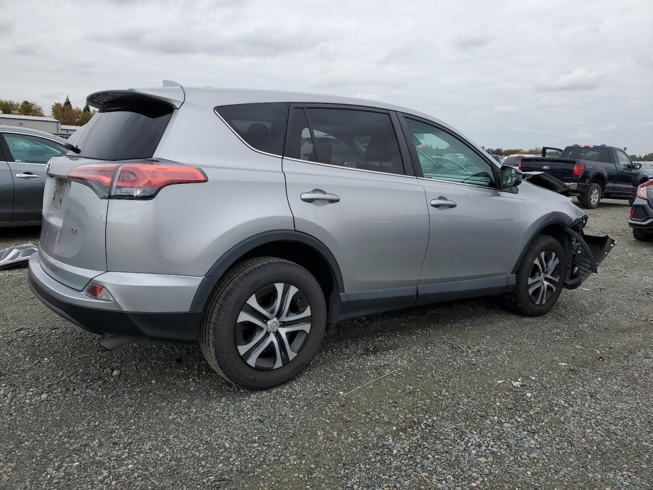 Lot #3303033608 2017 TOYOTA RAV4 LE