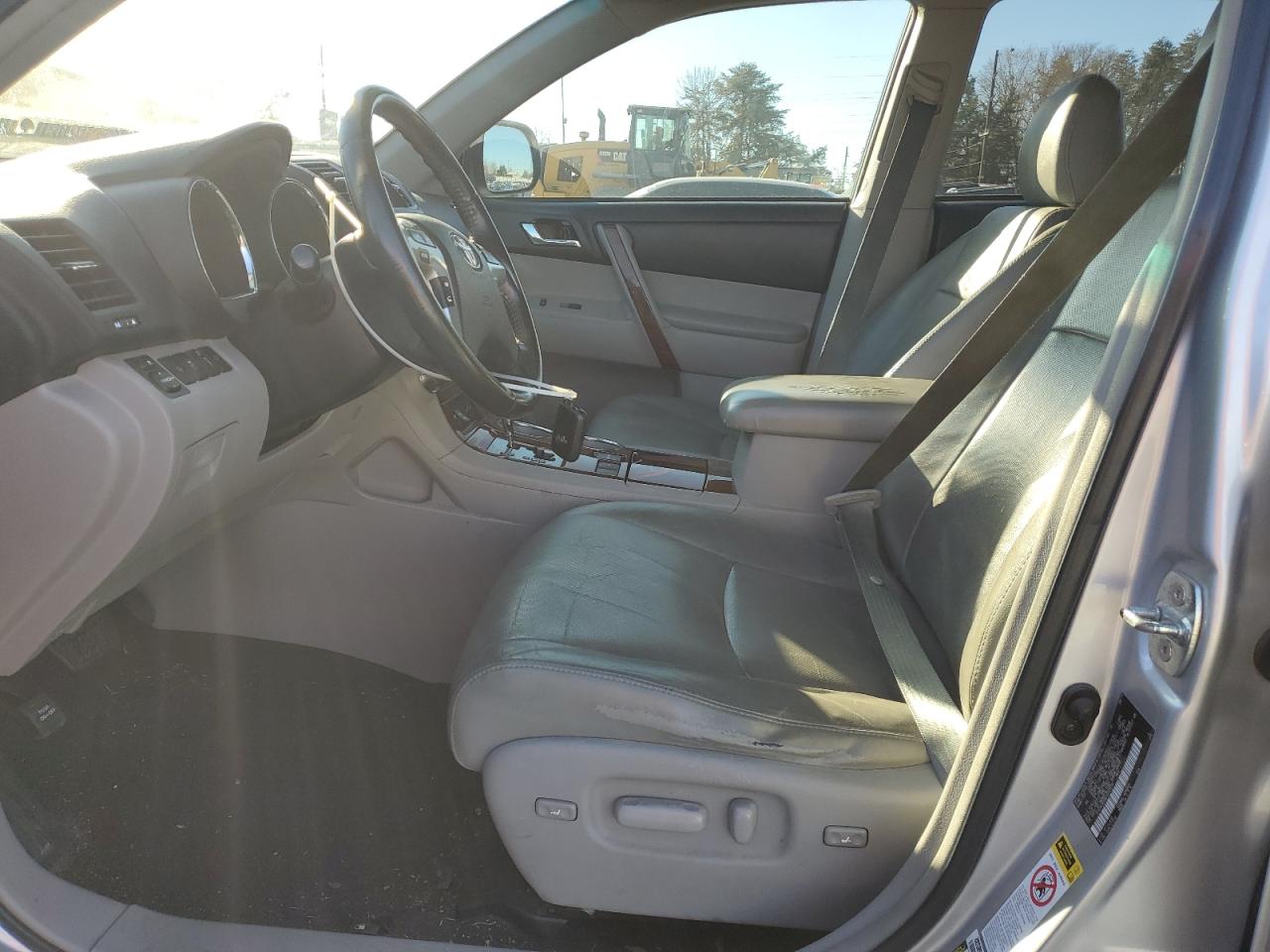 TOYOTA HIGHLANDER LIMITED