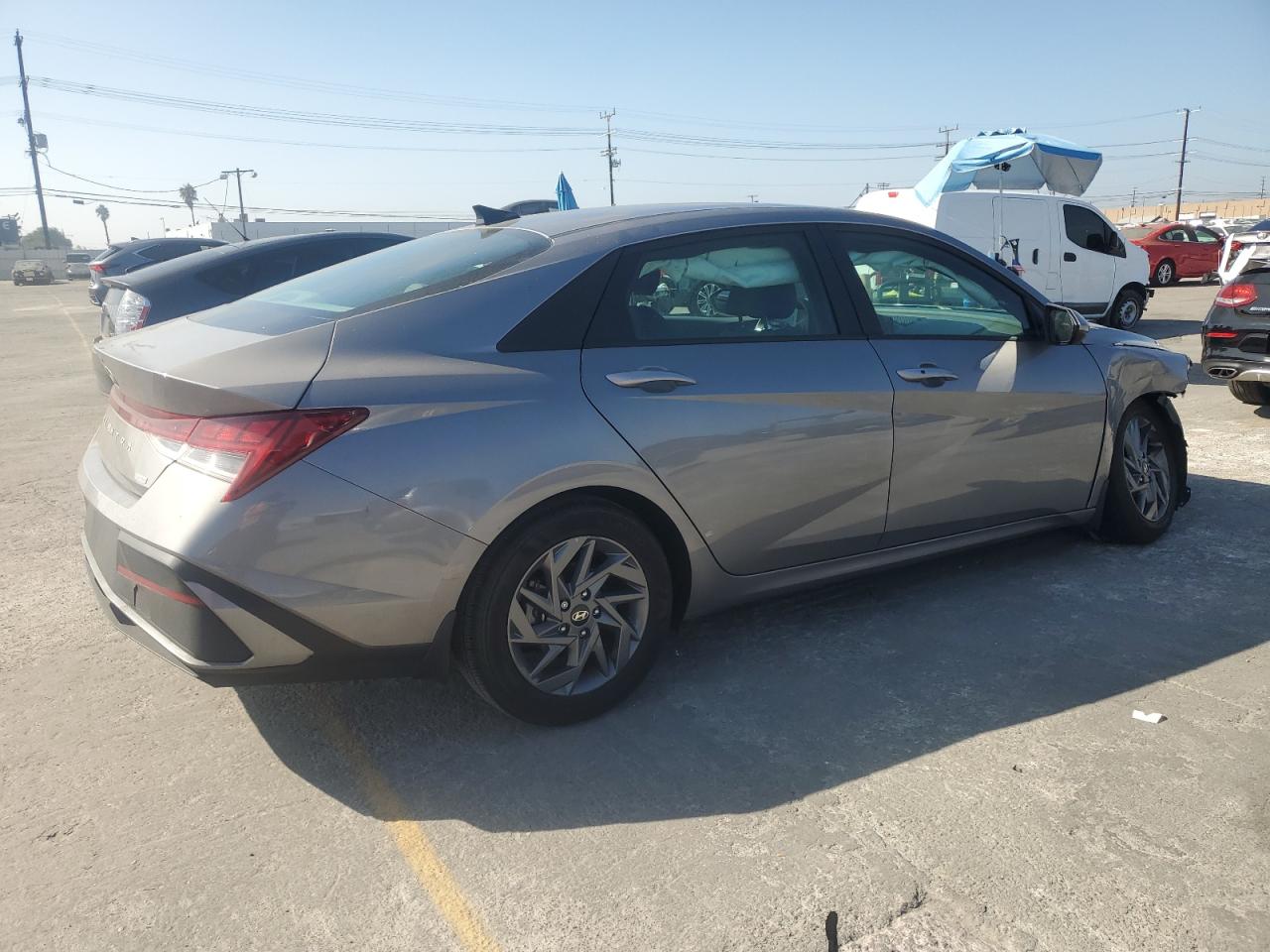 HYUNDAI ELANTRA BLUE