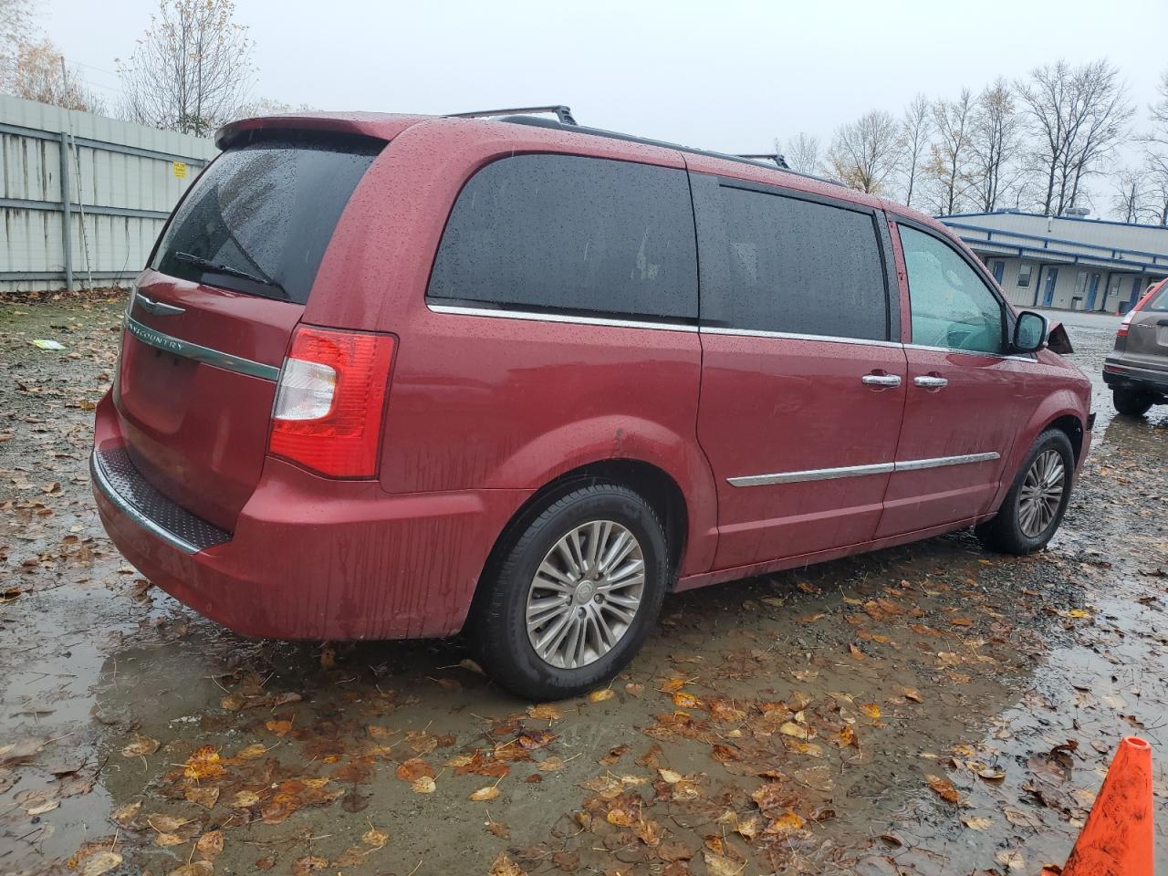 CHRYSLER TOWN & COUNTRY TOURING L