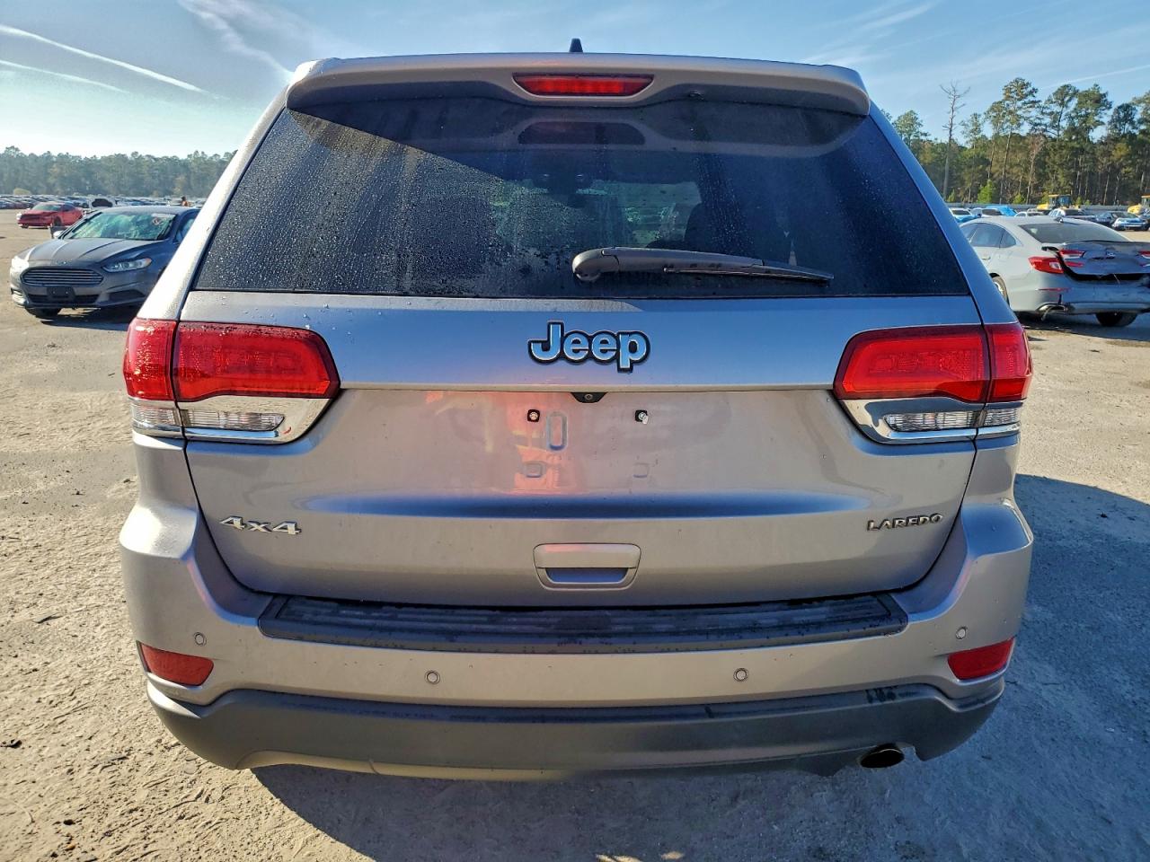 JEEP GRAND CHEROKEE LAREDO