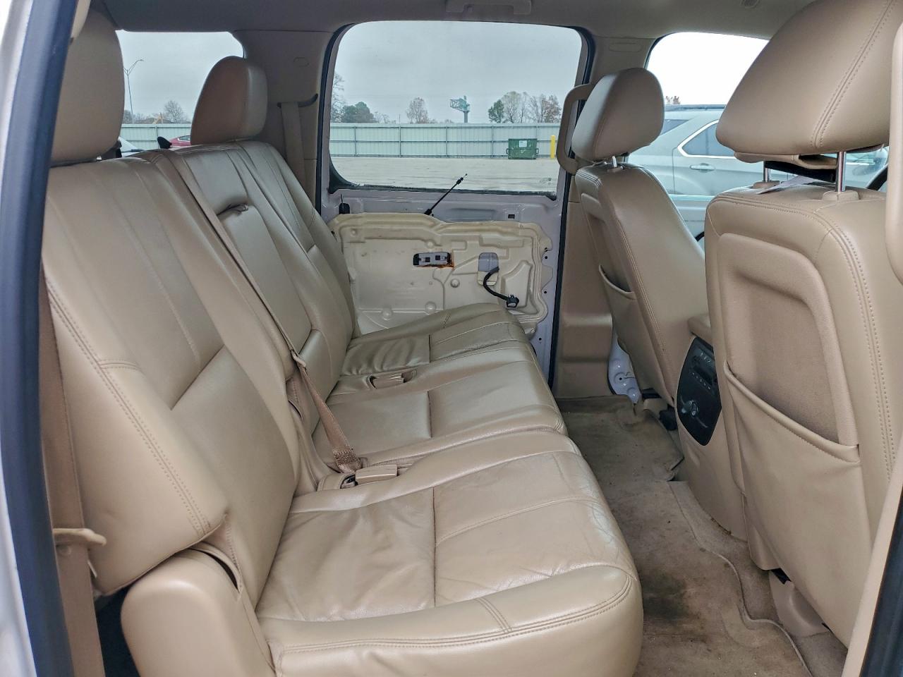 CHEVROLET SUBURBAN C1500 LT