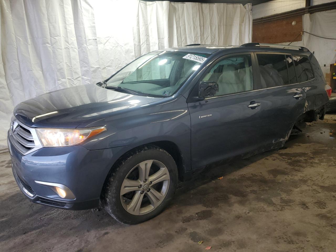 TOYOTA HIGHLANDER LIMITED
