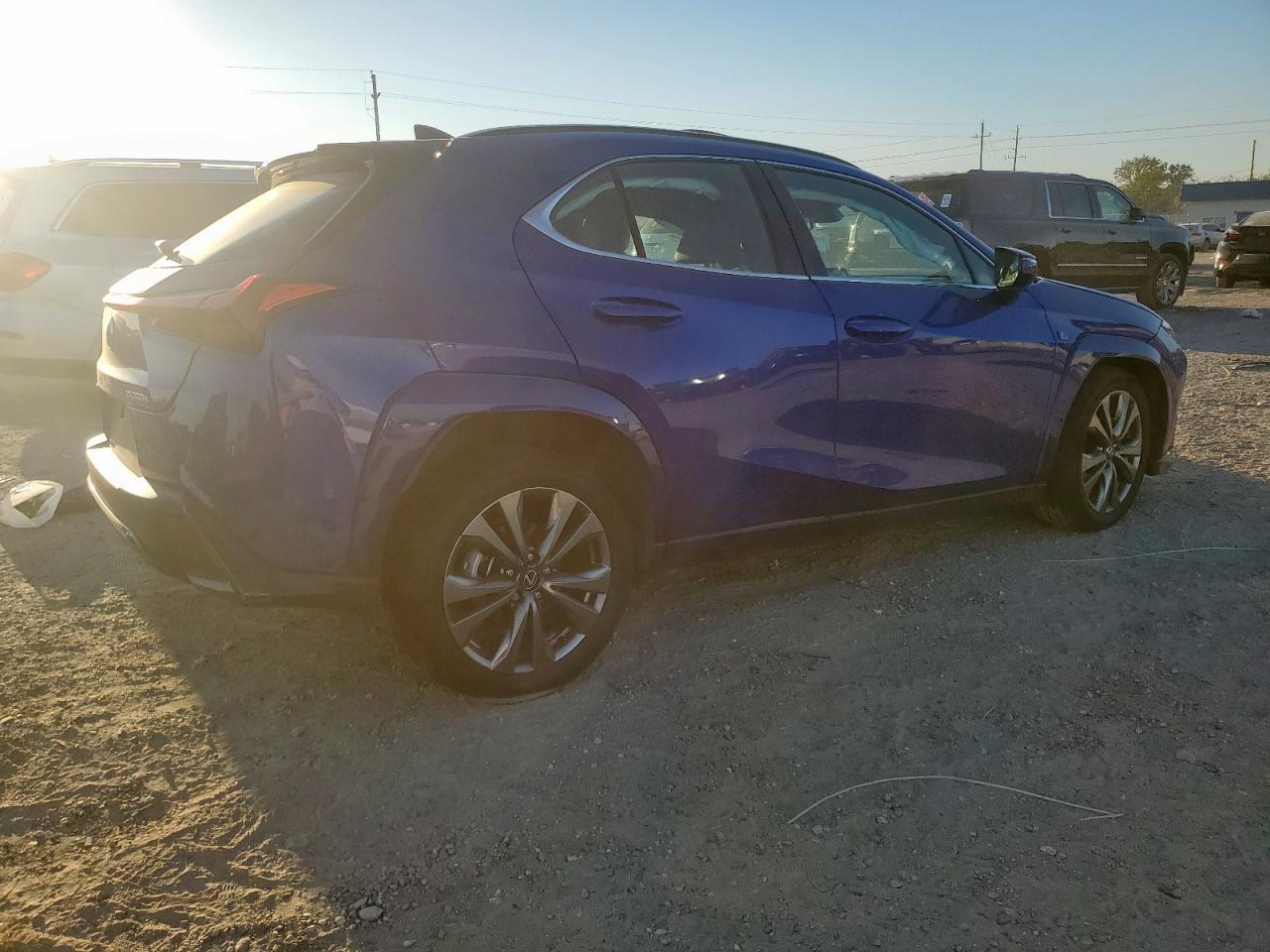 LEXUS UX 300H BASE