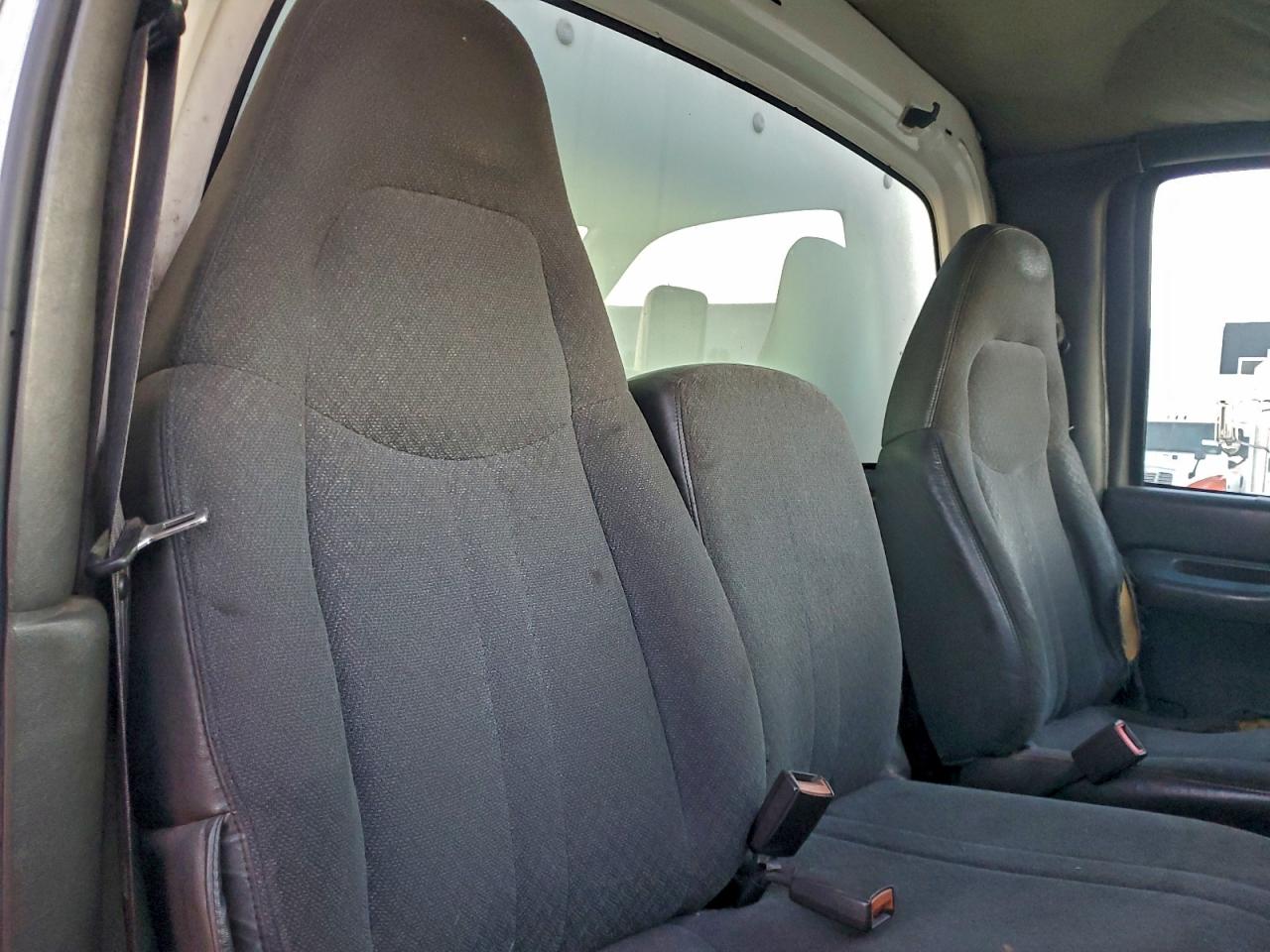 Lot #3304023634 2003 CHEVROLET C7500 C7C0