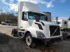 Lot #3296330435 2017 VOLVO VN VNL