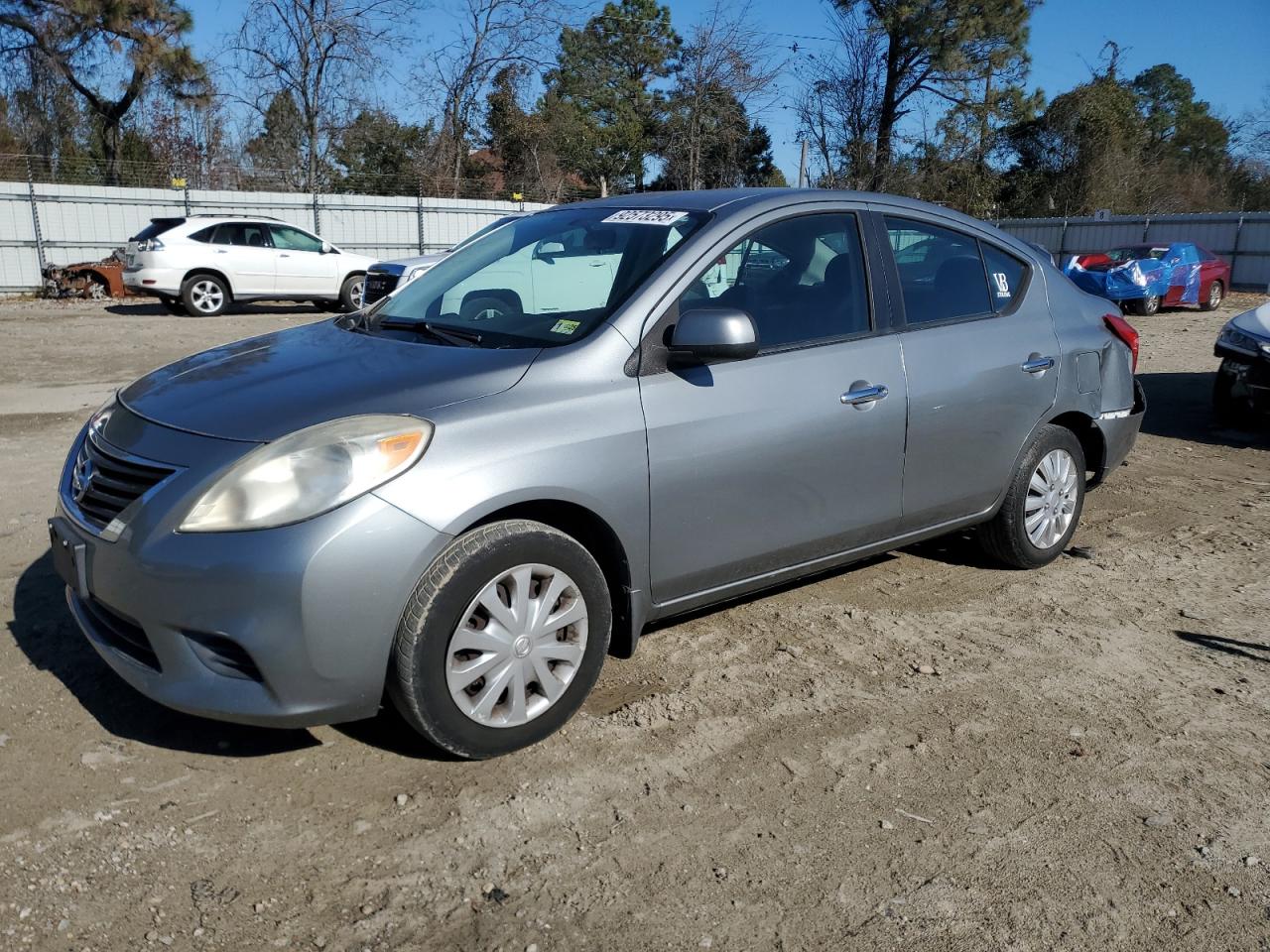 NISSAN VERSA S
