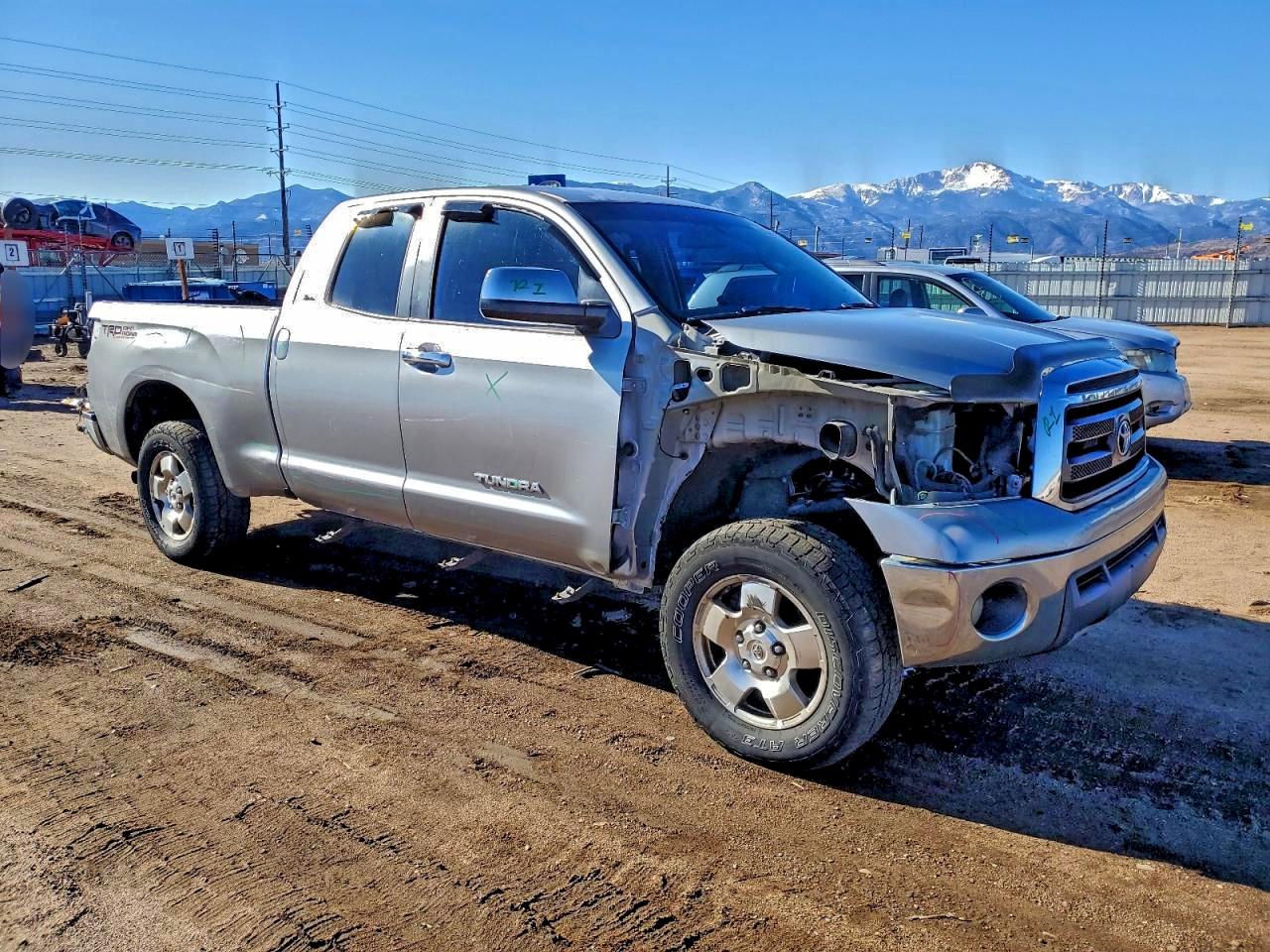 TOYOTA TUNDRA DOUBLE CAB SR5