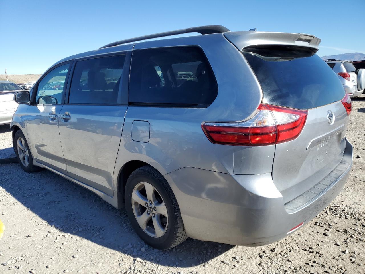 Lot #3292749777 2018 TOYOTA SIENNA LE