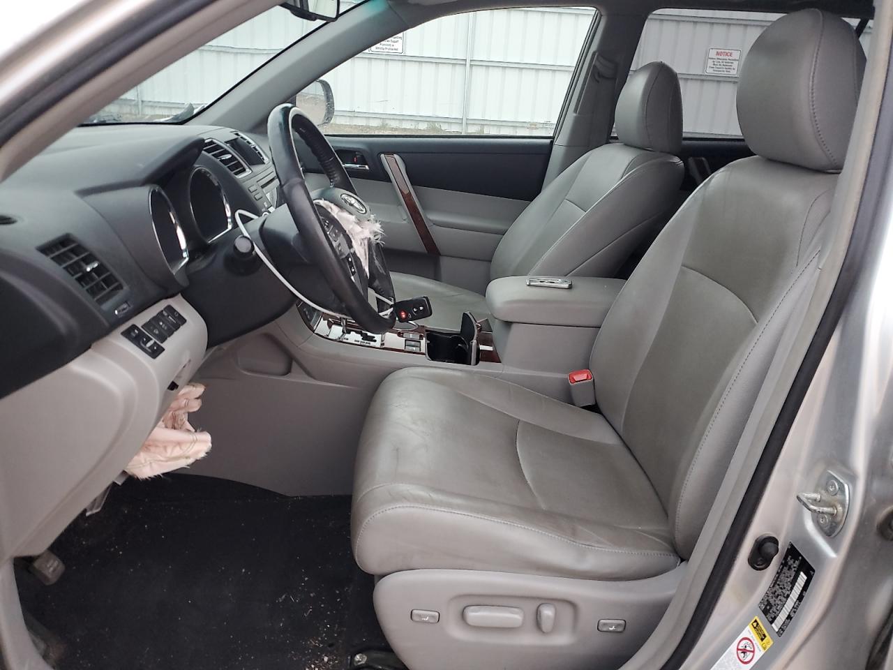 TOYOTA HIGHLANDER LIMITED