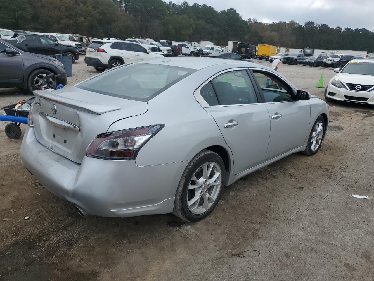 NISSAN MAXIMA S