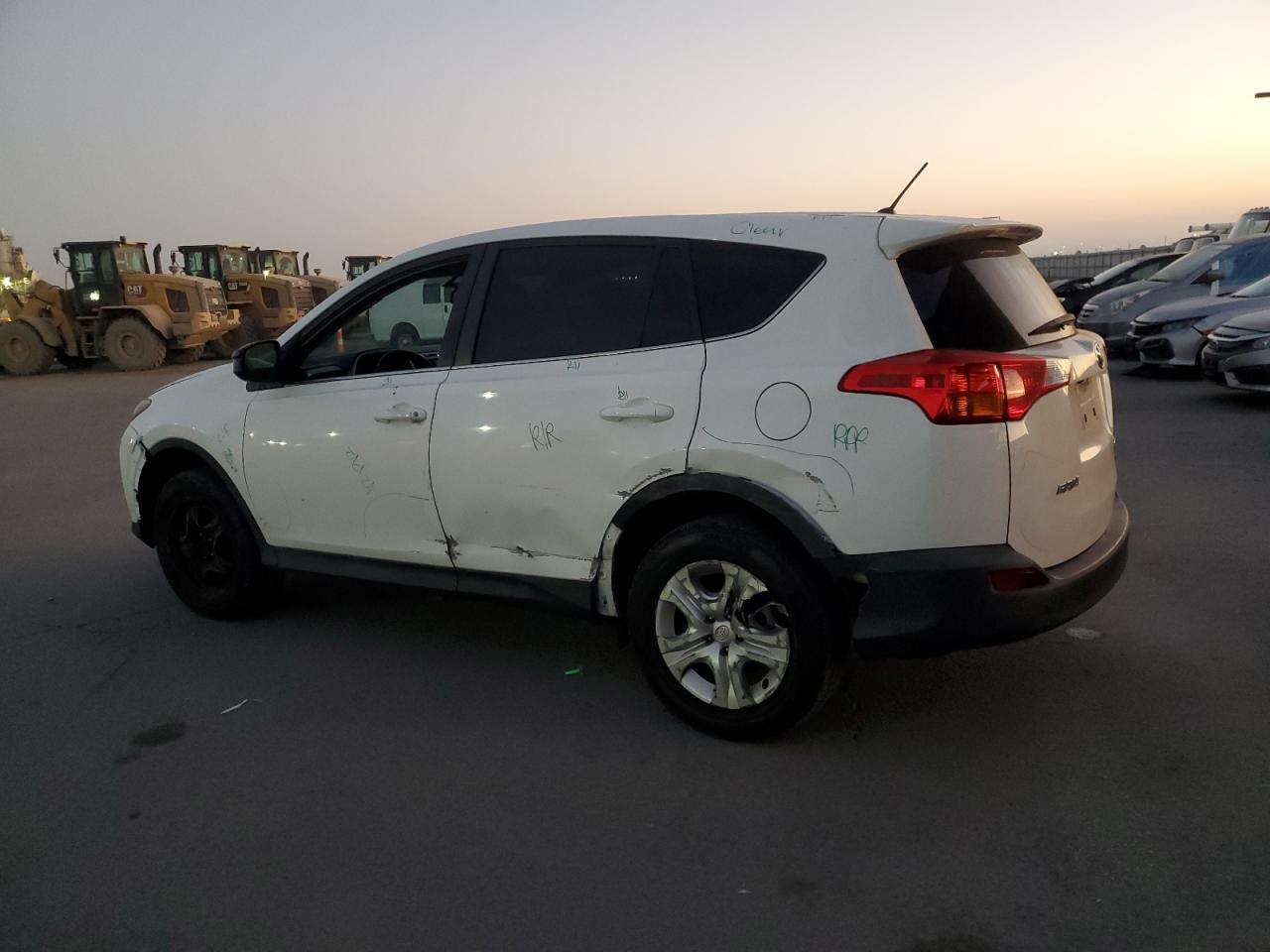 Toyota RAV4 Le Image 2