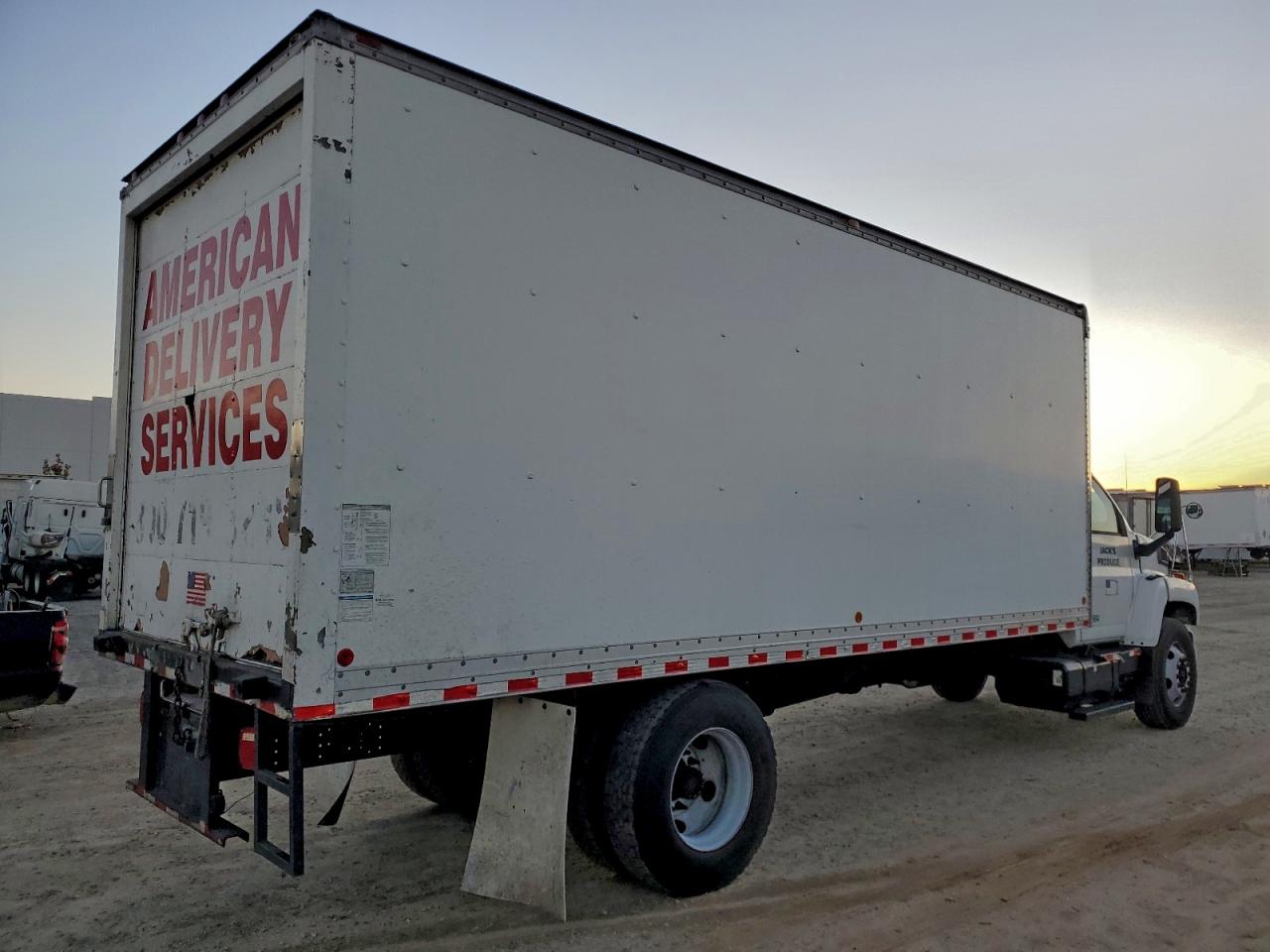 Lot #3304023634 2003 CHEVROLET C7500 C7C0