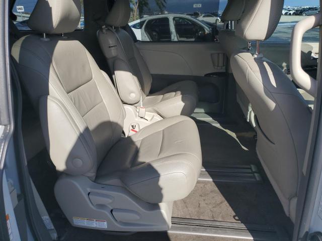 2018 TOYOTA SIENNA XLE #3291535923