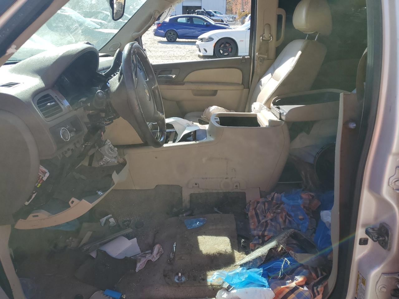 CHEVROLET TAHOE C1500 LTZ