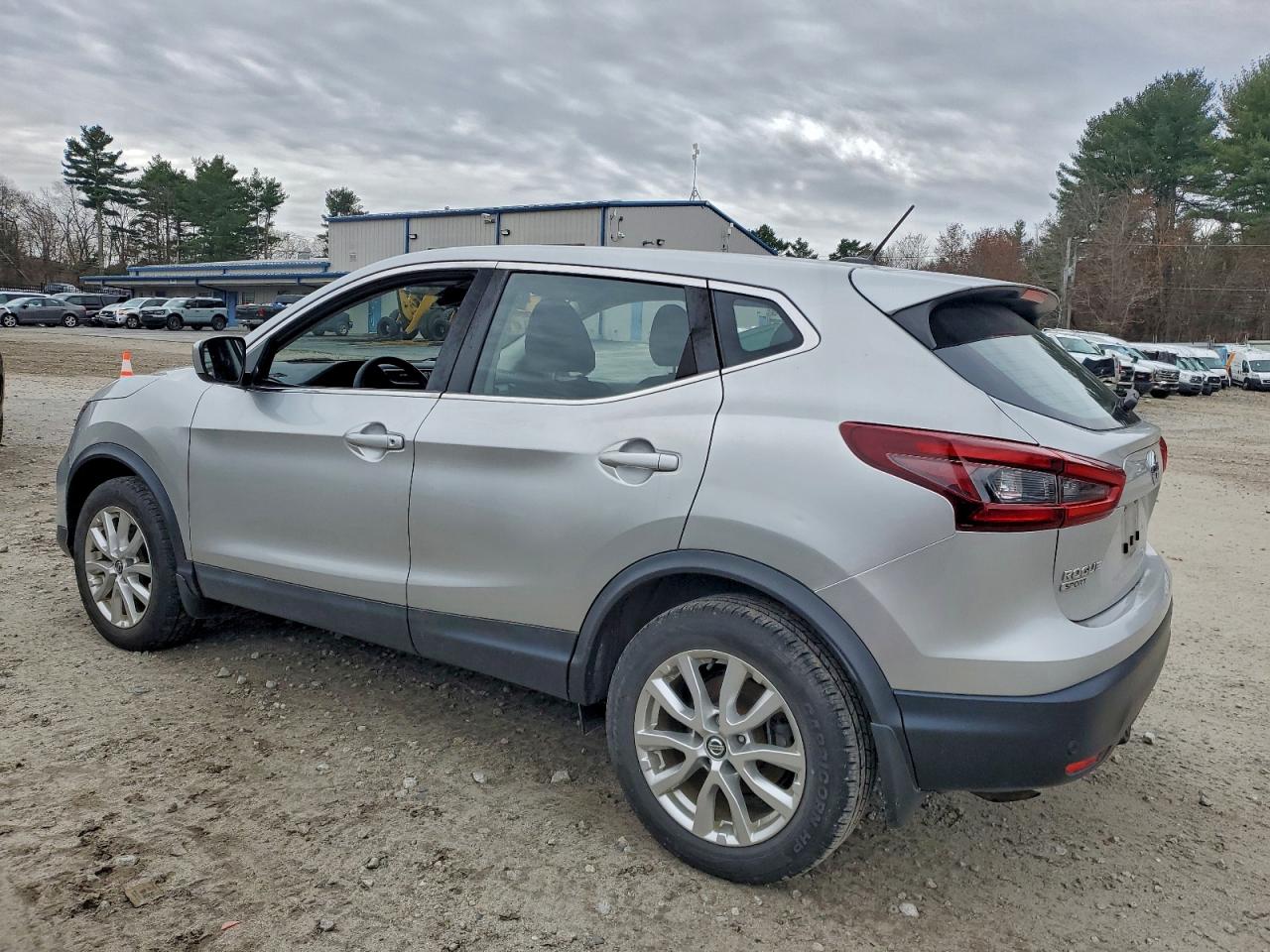 NISSAN ROGUE SPORT S