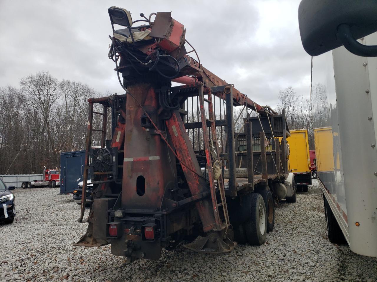 Lot #3284674375 1998 PETERBILT 357