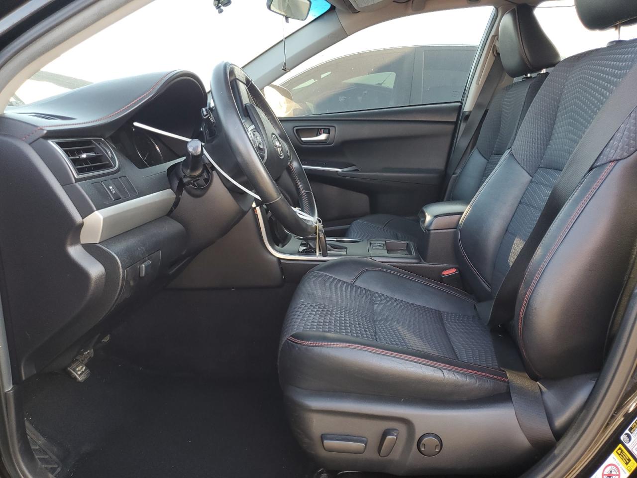 Lot #3308523605 2015 TOYOTA CAMRY HYBR