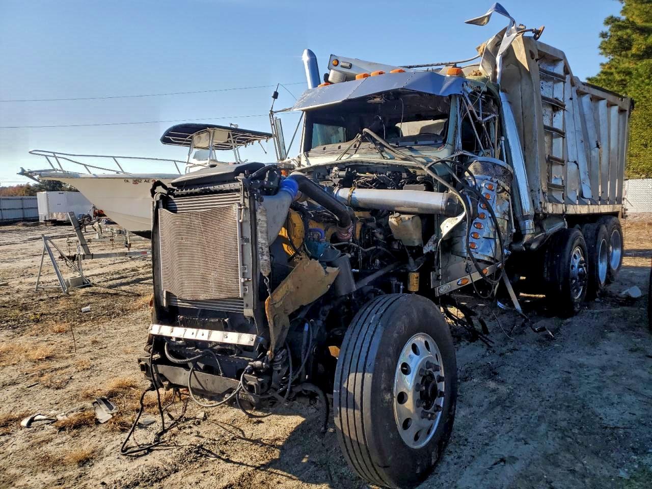 Lot #3302716008 2005 KENWORTH W900