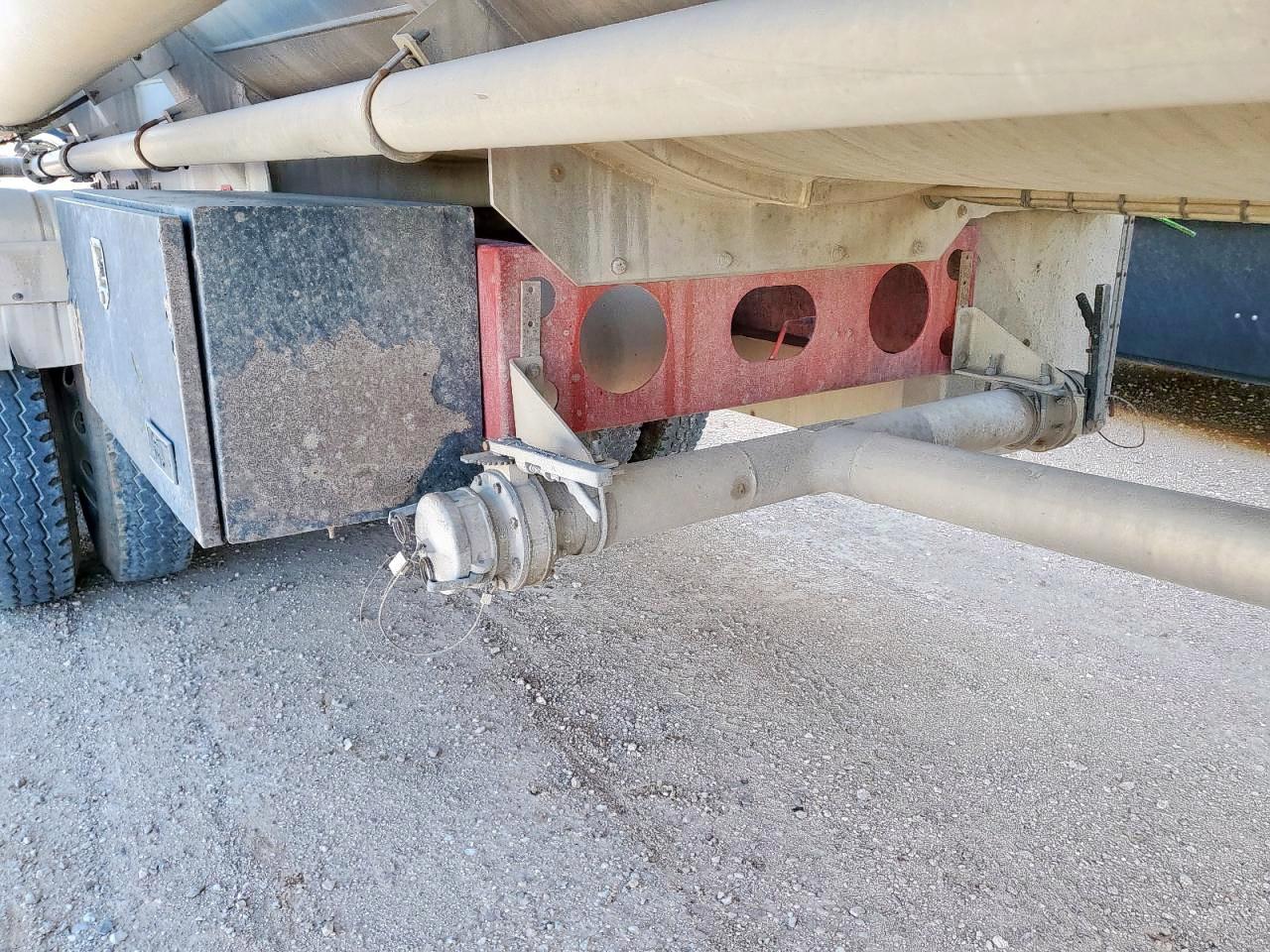 Lot #3285643268 2016 TROXELL TANKER