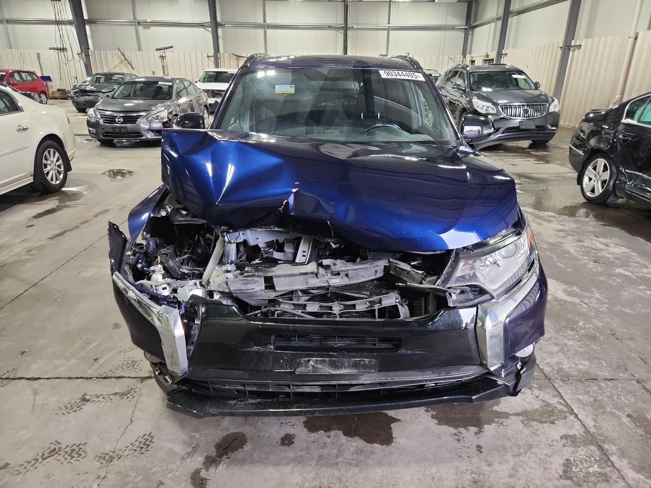 MITSUBISHI OUTLANDER SE