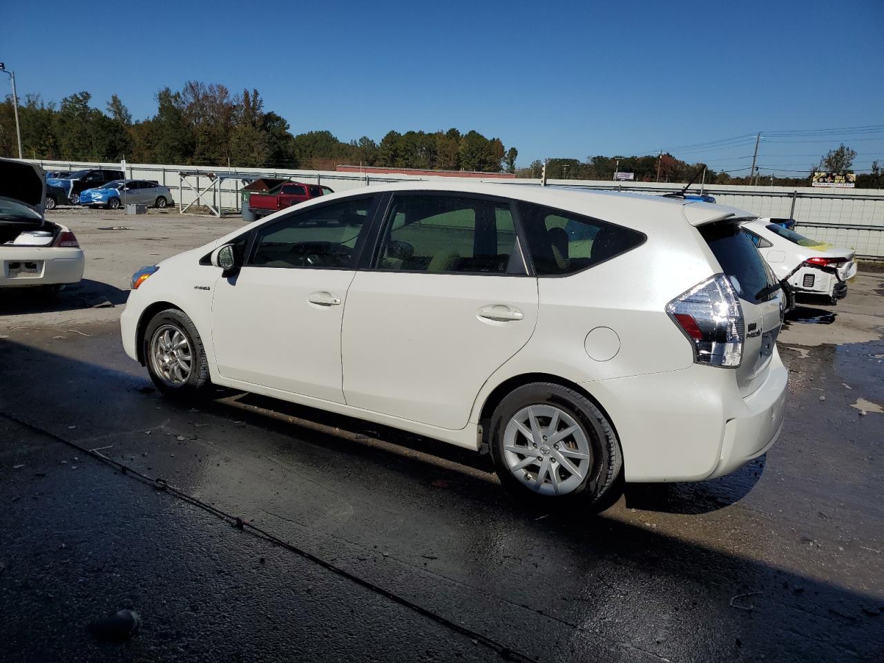 TOYOTA PRIUS V