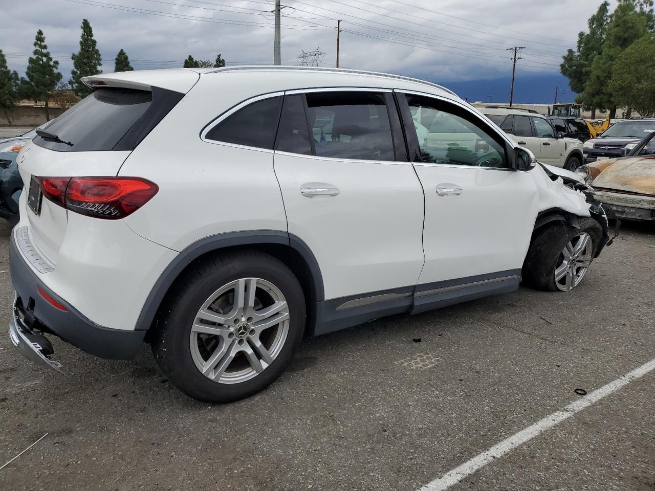 MERCEDES-BENZ GLA-CLASS 250