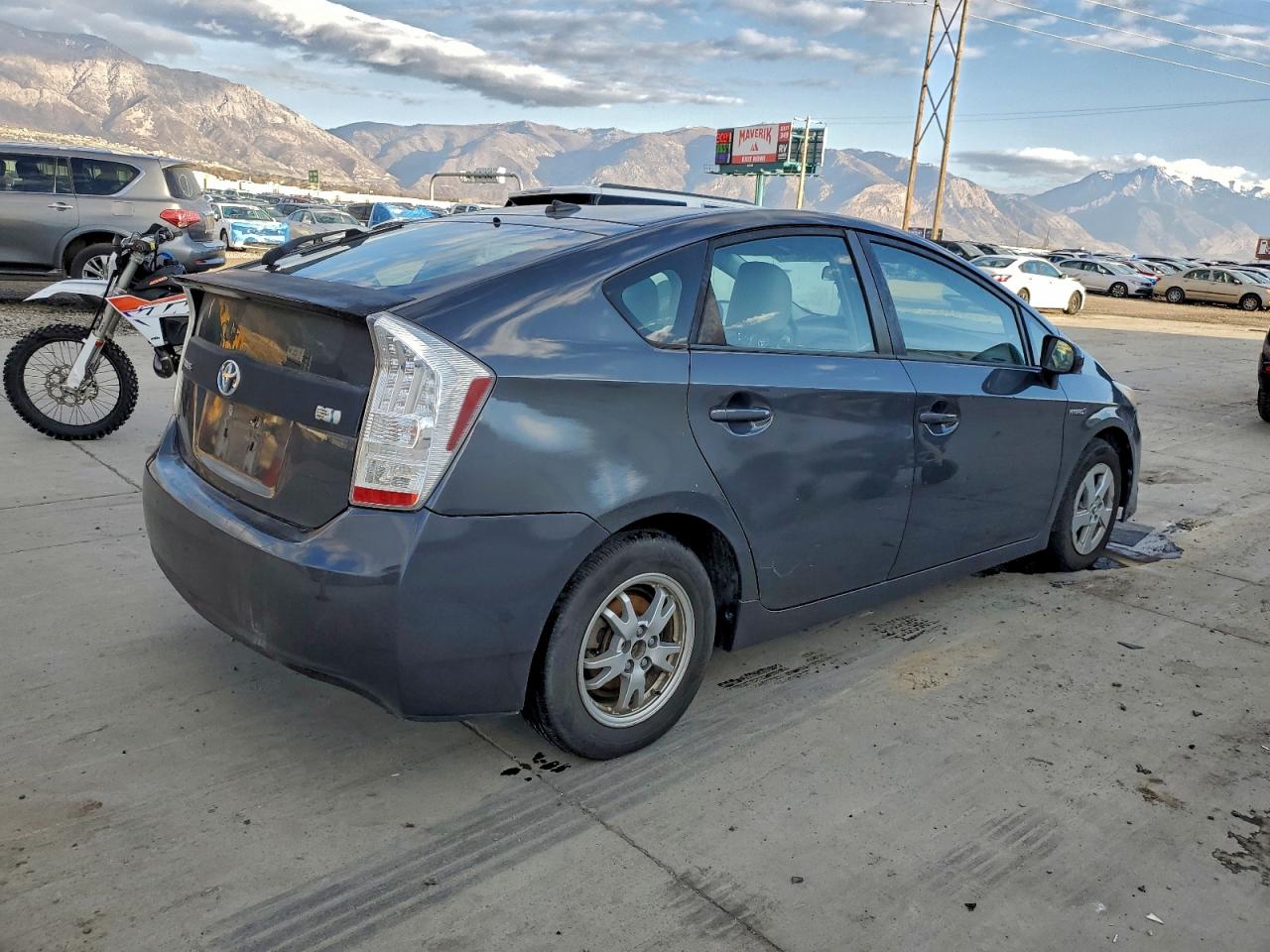 TOYOTA PRIUS