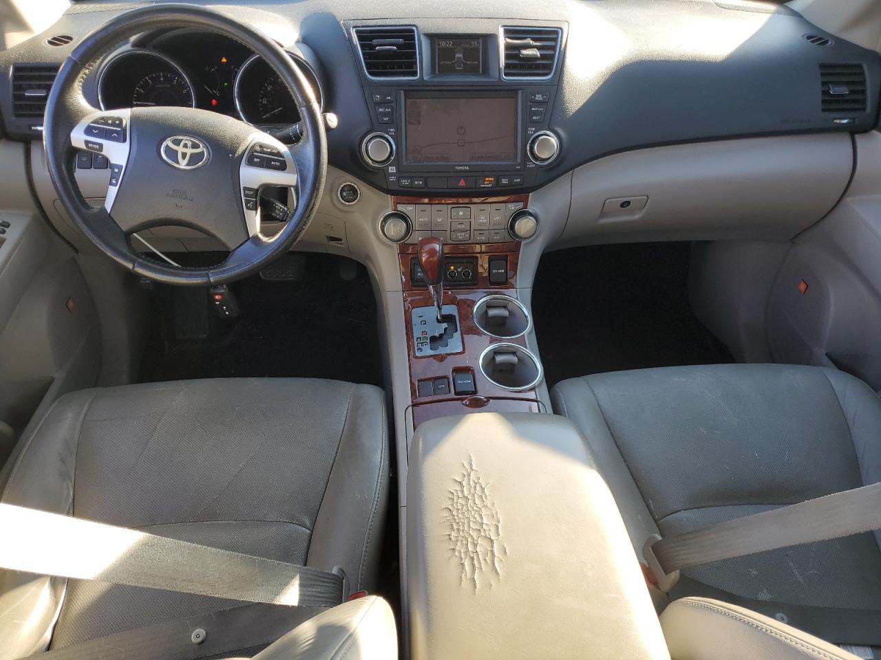 TOYOTA HIGHLANDER LIMITED