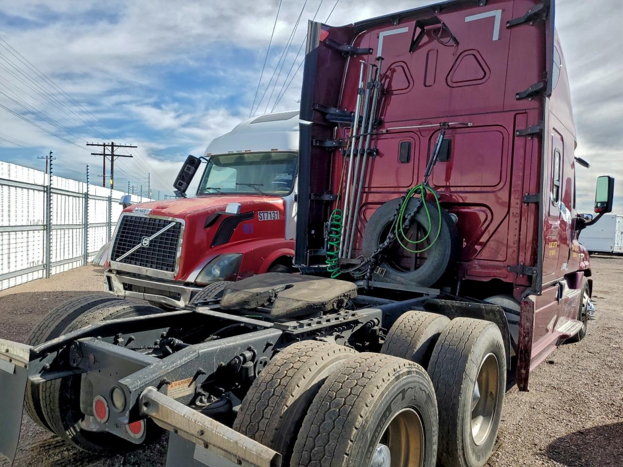 Lot #3298202032 2017 FREIGHTLINER CASCADIA 1