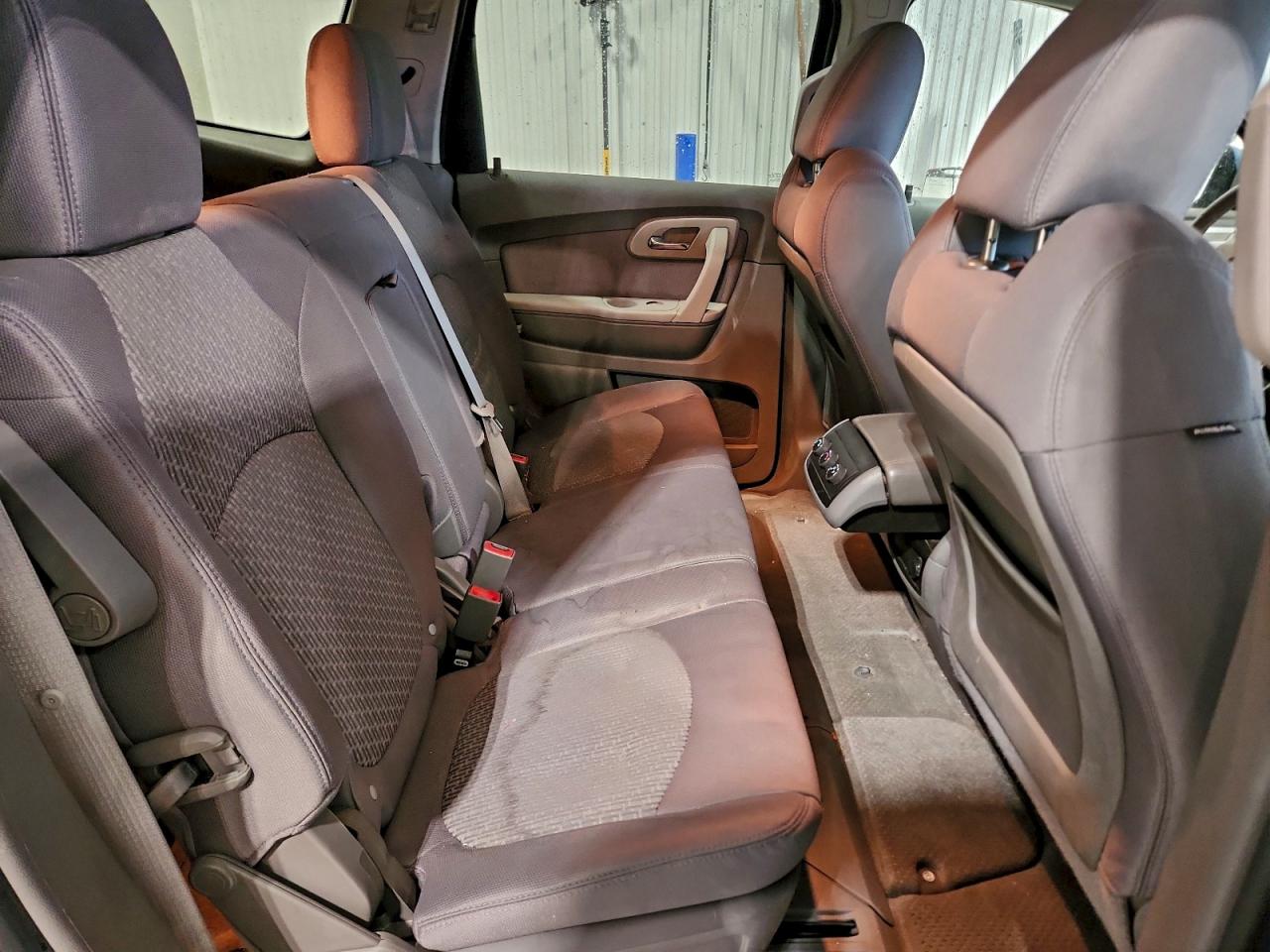 CHEVROLET TRAVERSE LS