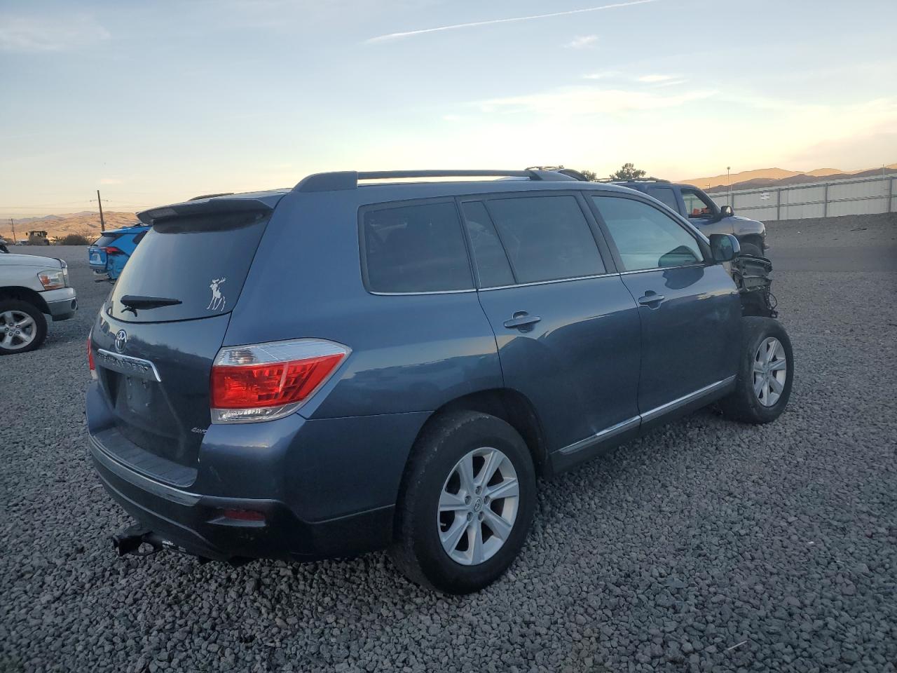 TOYOTA HIGHLANDER BASE