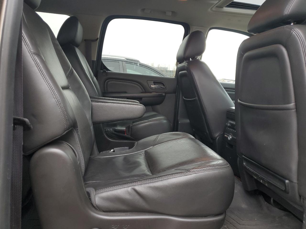 CADILLAC ESCALADE ESV PREMIUM