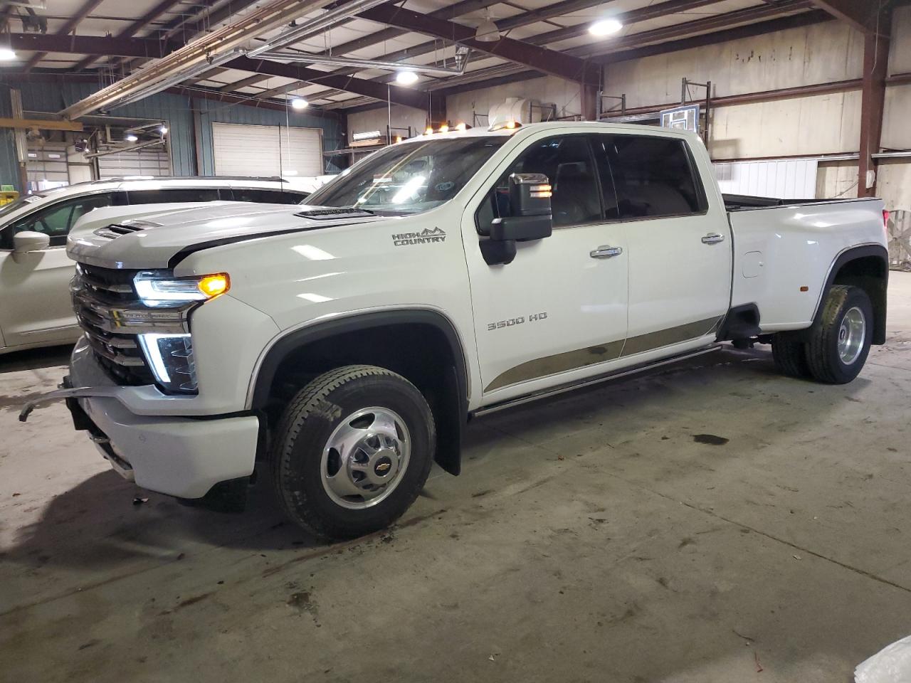 CHEVROLET SILVERADO K3500 HIGH COUNTRY