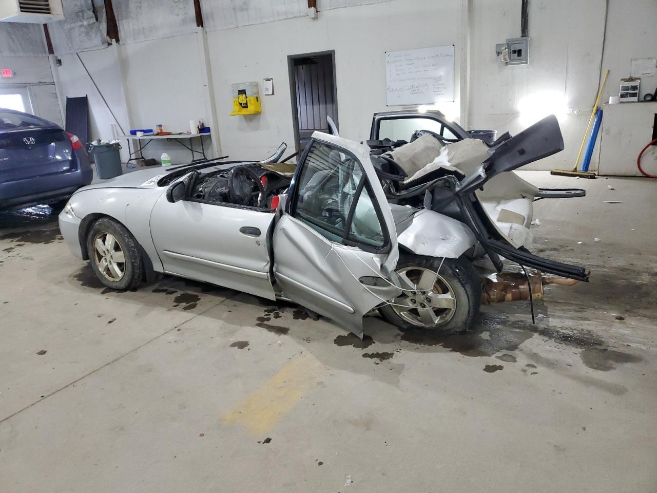 Lot #3303639942 2004 CHEVROLET CAVALIER L