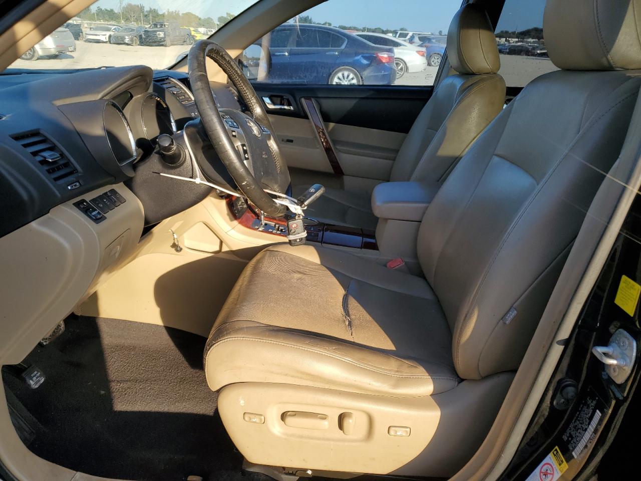 TOYOTA HIGHLANDER LIMITED